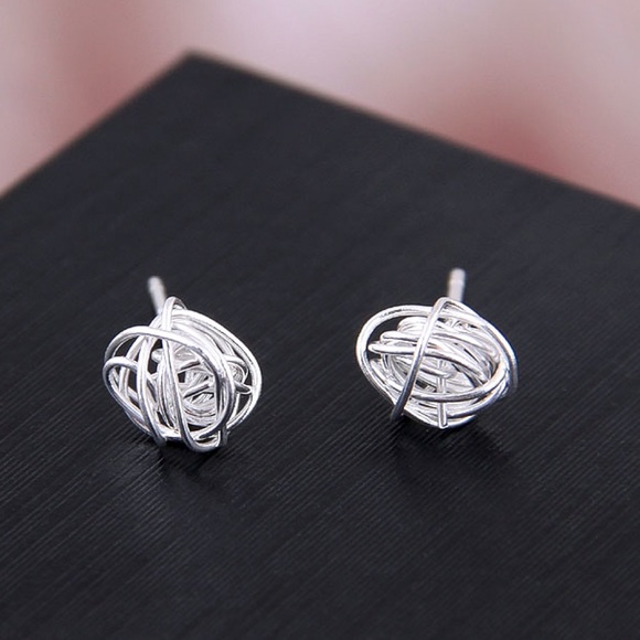 925 Silver Wire Knot Stud Earrings - Picture 4 of 6